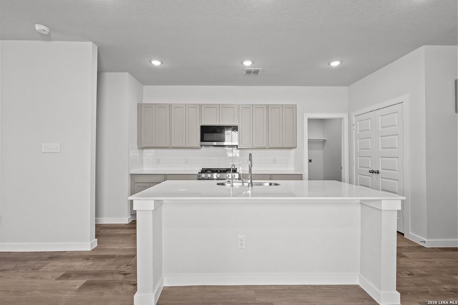 Furnished interior view inside a new home in Mesa Vista, San Antonio (Image 9).