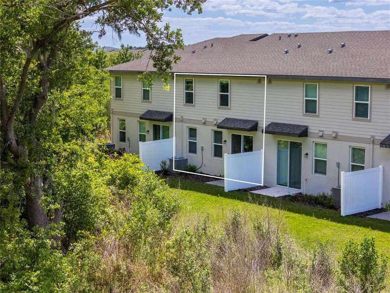 Exterior details and patio area of a home in , Wesley Chapel (Image 4).