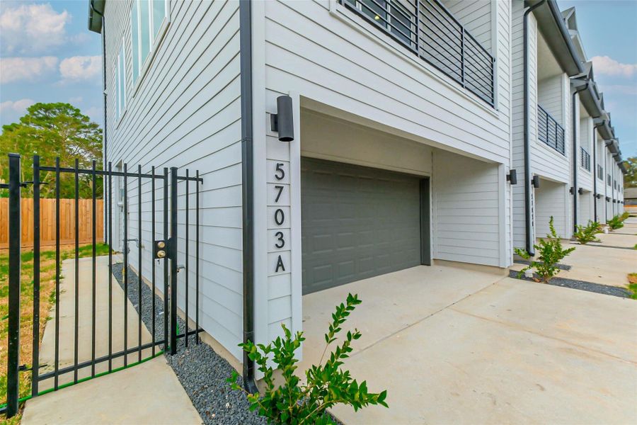 Front exterior of a new home in , Houston, TX, highlighting curb appeal (Image 23).