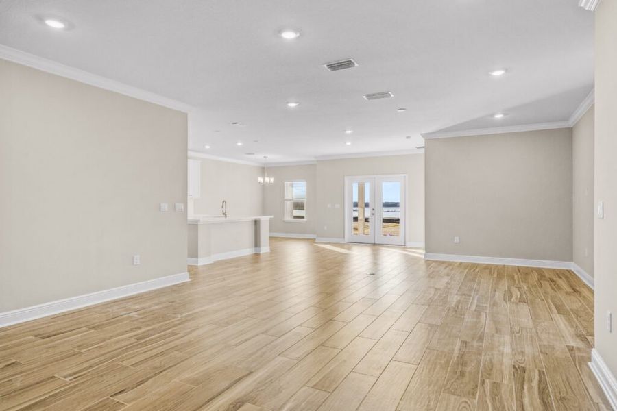 Spacious, unfurnished interior of a new home in Lake Merial, Panama City (Image 34).