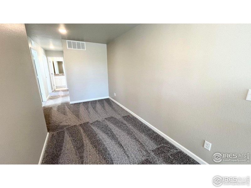 Spacious, unfurnished interior of a new home in Pintail Commons at Johnstown Village, Johnstown (Image 7).