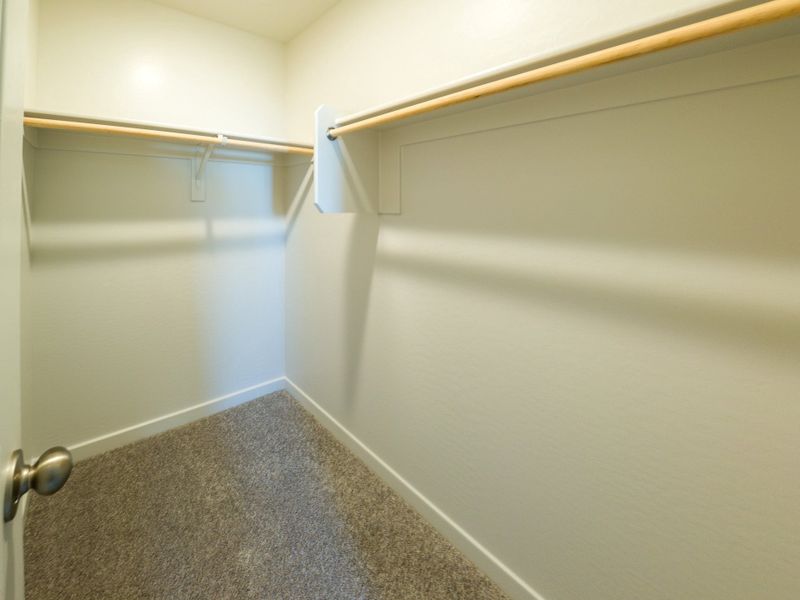 Spacious, unfurnished interior of a new home in Rancho Santa Rosa, Maricopa (Image 31).