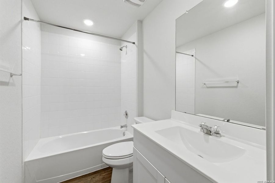 Furnished interior view inside a new home in Arroyo Ranch, Seguin (Image 5).