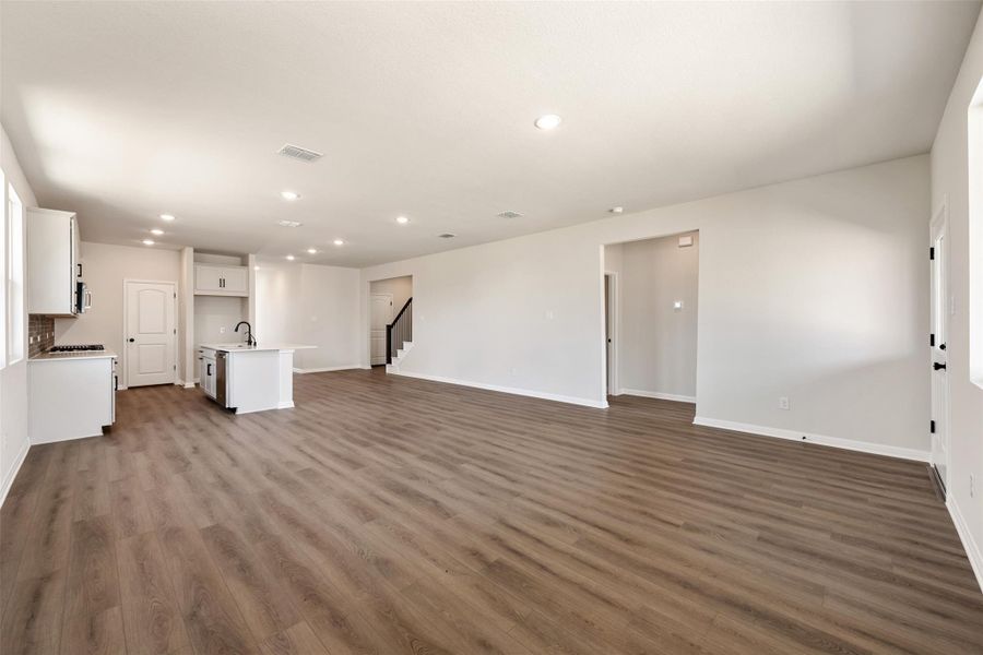 Spacious, unfurnished interior of a new home in Patterson Ranch, Georgetown (Image 14).