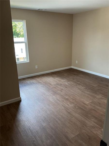 Spacious, unfurnished interior of a new home in , Gainesville (Image 15).