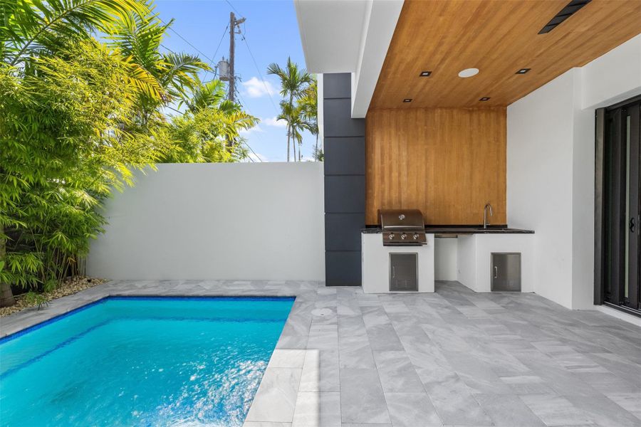 Furnished interior view inside a new home in , Fort Lauderdale (Image 40).