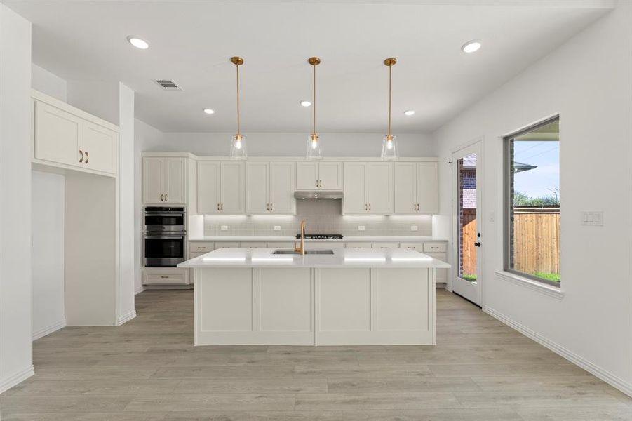 07. 912 Salvation - Kitchen