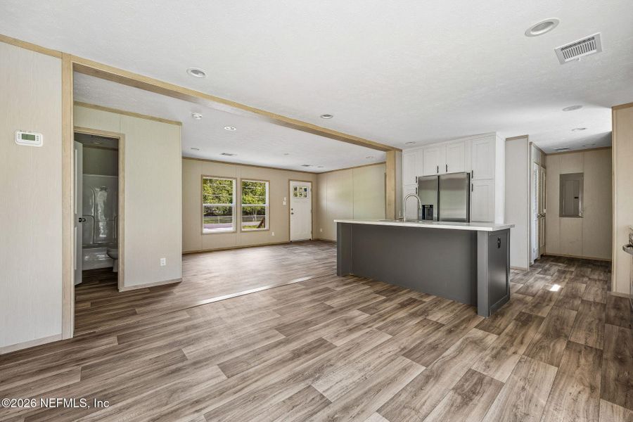 Spacious, unfurnished interior of a new home in , Yulee (Image 21).