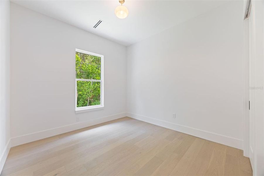 Spacious, unfurnished interior of a new home in , Tarpon Springs (Image 60). Spacious, unfurnished interior of a new home in , Tarpon Springs (Image 60).