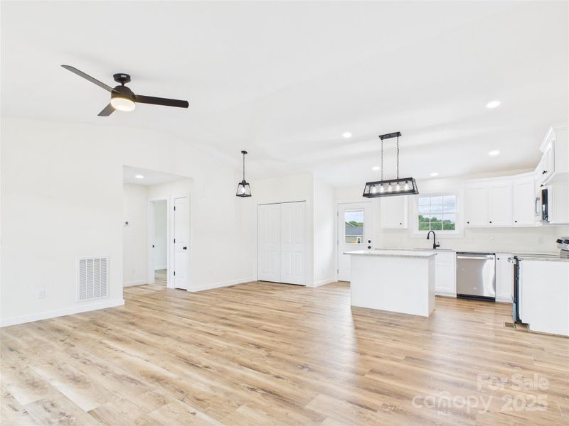 Image 13 of a home in .