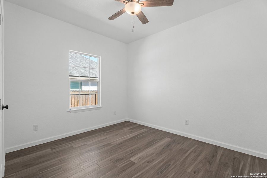 Spacious, unfurnished interior of a new home in , Canyon Lake (Image 16).