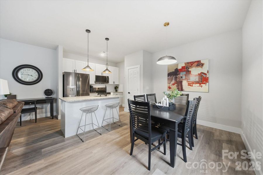 Dining Area & Kitchen