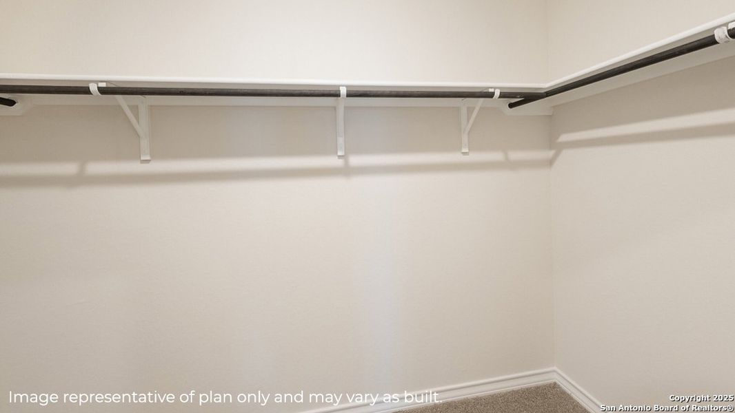 Spacious, unfurnished interior of a new home in Brookstone Creek, San Antonio (Image 13).