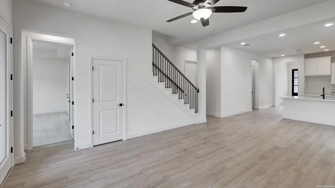 Spacious, unfurnished interior of a new home in Ladera, San Antonio (Image 22).