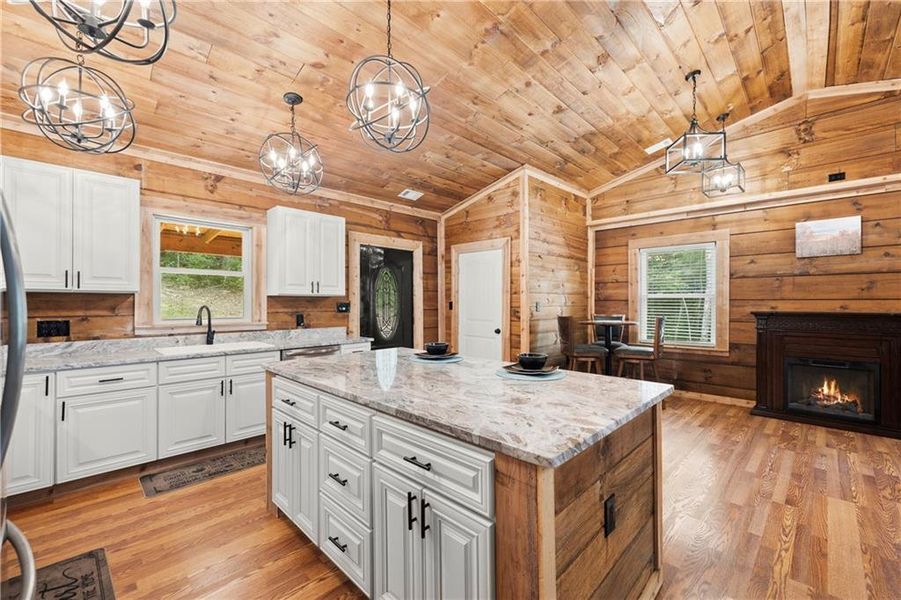 Furnished interior view inside a new home in , Jasper (Image 7).