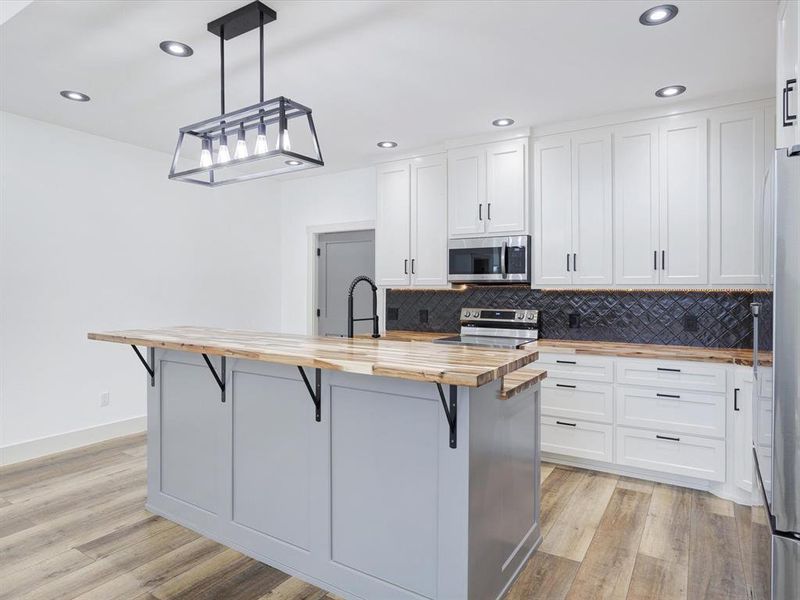 Furnished interior view inside a new home in , Bells (Image 4).