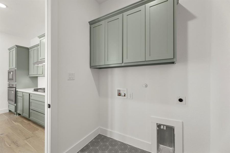 12. 817 Meadow Springs - Utility