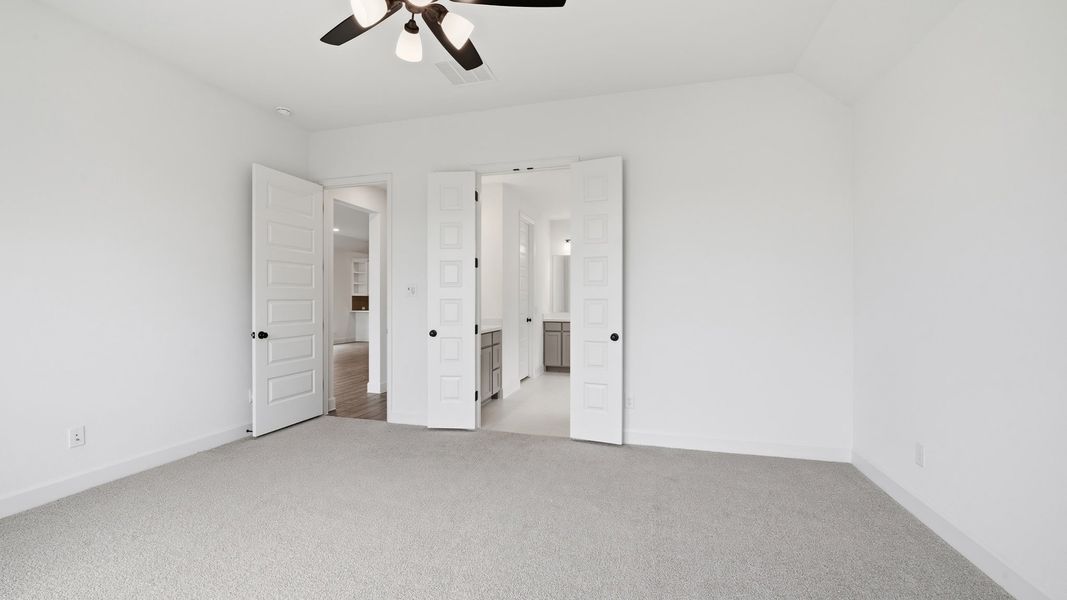 Spacious, unfurnished interior of a new home in Trinity Falls, McKinney (Image 22). Spacious, unfurnished interior of a new home in Trinity Falls, McKinney (Image 22).
