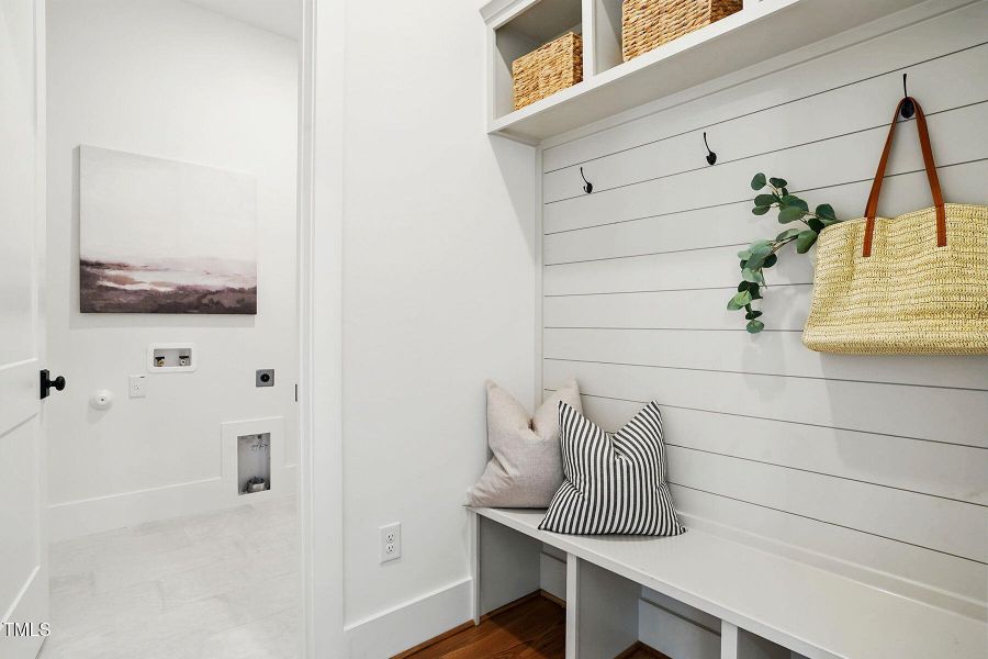 52-web-or-mls-Photo_021 (2) 52-web-or-mls-Photo_021 (2)