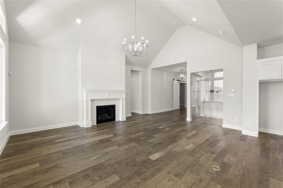 11. 3208 Patterson - Family (2)