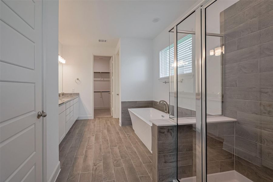 Furnished interior view inside a new home in Lago Mar, Texas City (Image 18). Furnished interior view inside a new home in Lago Mar, Texas City (Image 18).