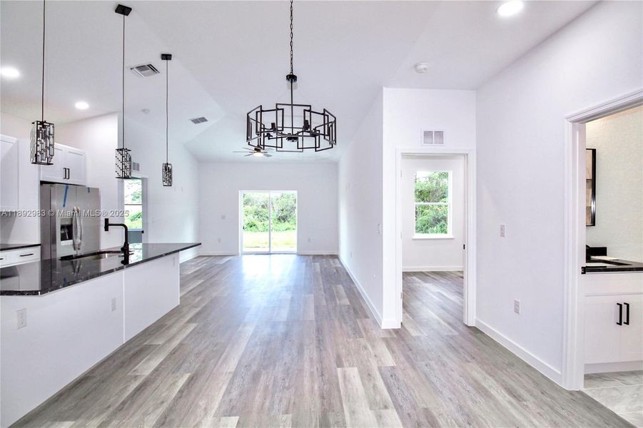 Spacious, unfurnished interior of a new home in , Lake Placid (Image 15).