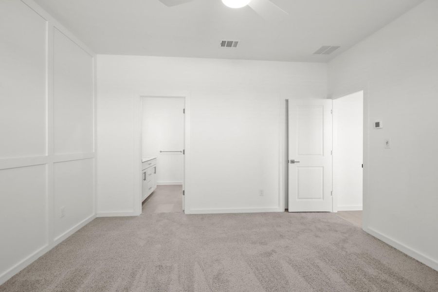 Private primary suite (*Photo not of actual home and used for illustration purposes only.)