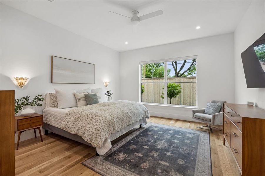 Furnished interior view inside a new home in , Dallas (Image 30).