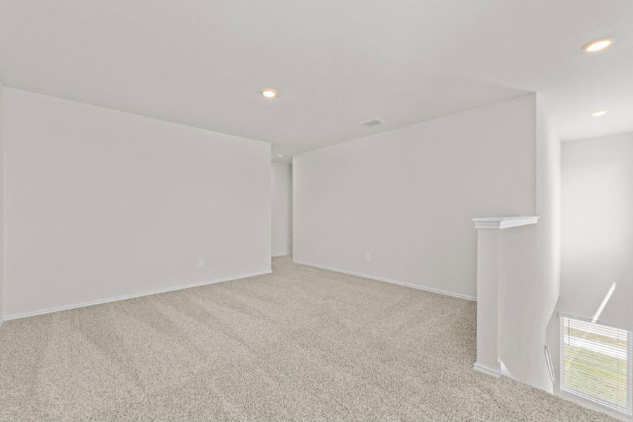 Spacious, unfurnished interior of a new home in , Maxwell (Image 37).