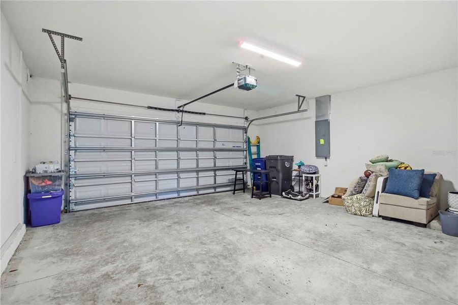 Spacious, unfurnished interior of a new home in , Bradenton (Image 21).