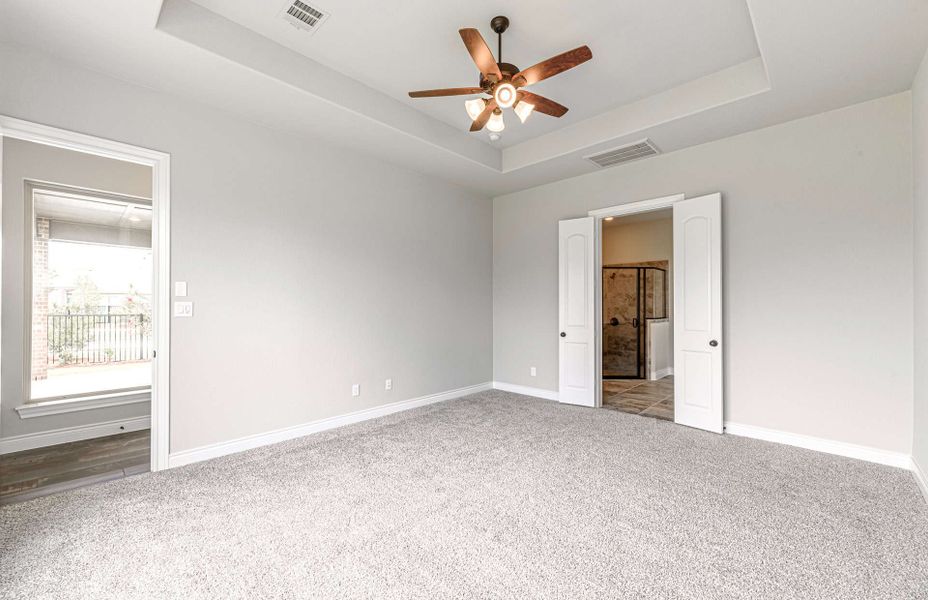 Representative unfurnished interior of a home built from the 3182 by Ravenna Homes in Bridgeland 50′, Cypress (Image 25).