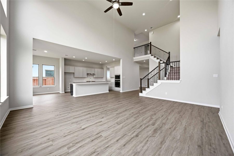 Spacious, unfurnished interior of a new home in Canterra Creek  60', Rosharon (Image 29).