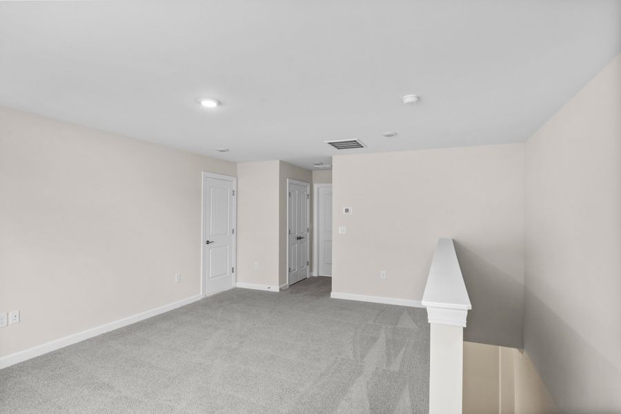 Spacious, unfurnished interior of a new home in Waterbridge, Myrtle Beach (Image 28).