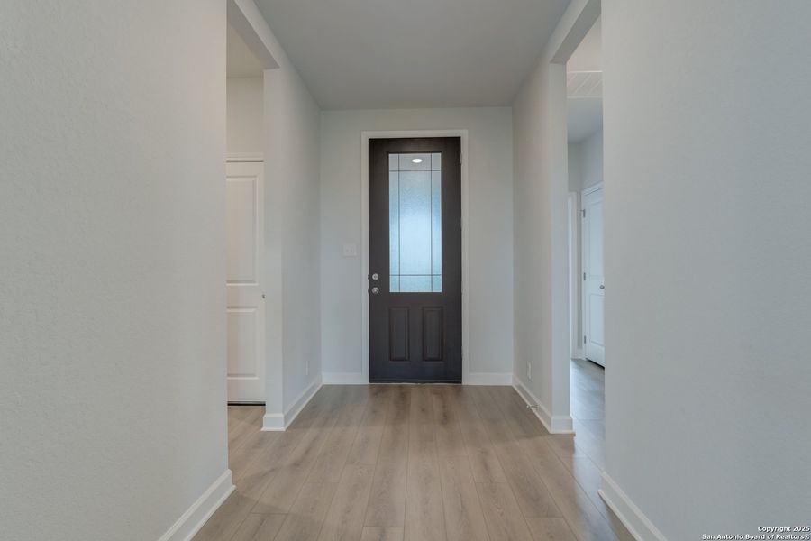 Spacious, unfurnished interior of a new home in Cordova Trails, Seguin (Image 29).