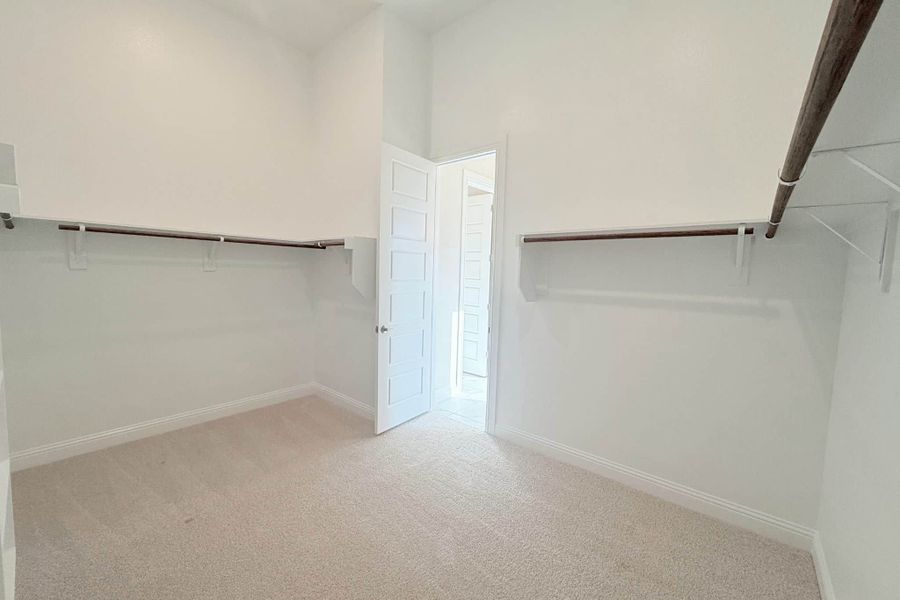 Spacious, unfurnished interior of a new home in Polo Ridge, Mesquite (Image 12).