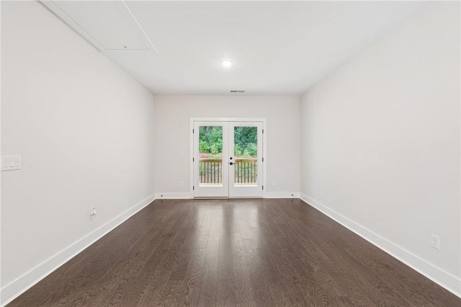 Spacious, unfurnished interior of a new home in Settingdown Farms, Cumming (Image 23).