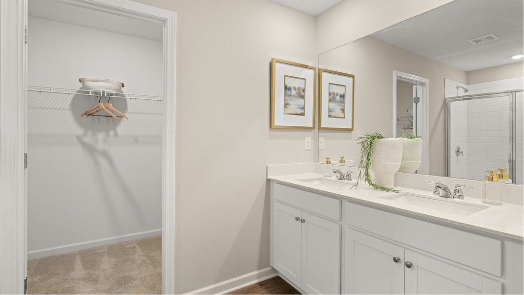 2211 Boston Owners Bath 2of3 F2 Base2 050625 2211 Boston Owners Bath 2of3 F2 Base2 050625