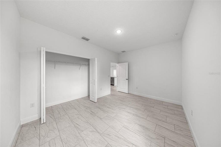 Spacious, unfurnished interior of a new home in , Ocala (Image 13).