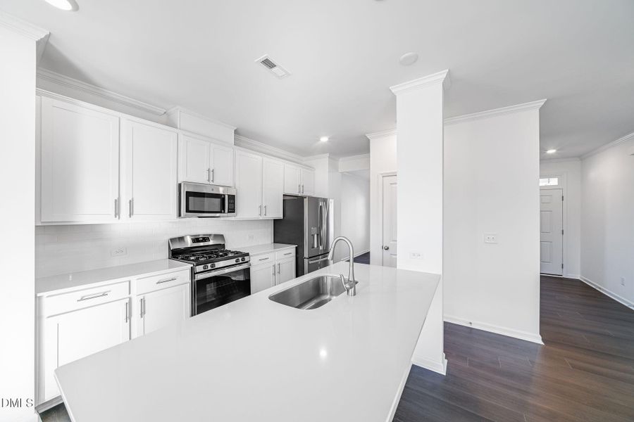 SUN_SherriDowns_Pic_Leighton-23