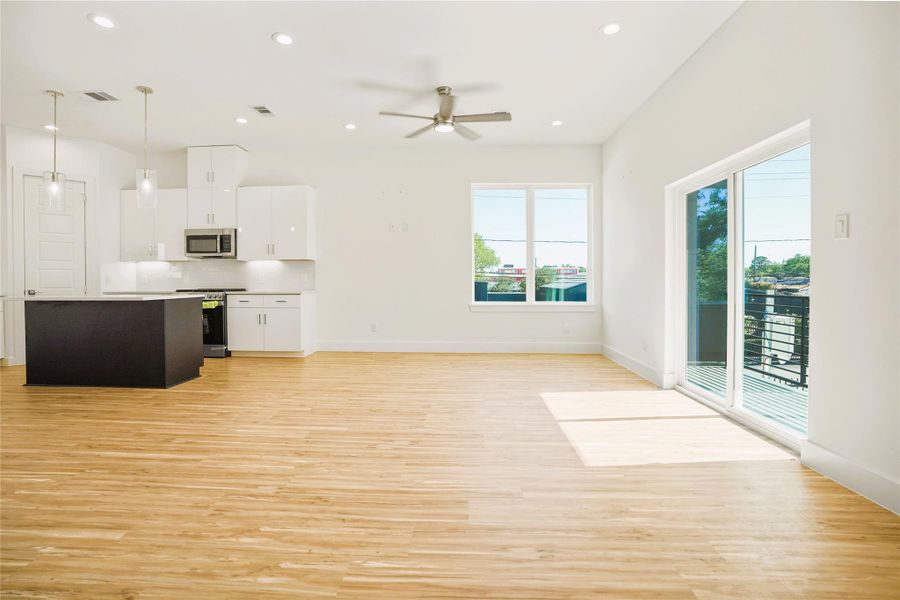 Spacious, unfurnished interior of a new home in , Houston (Image 21).