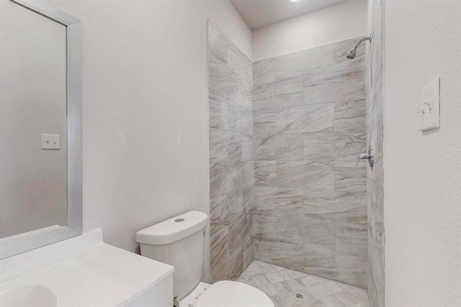 Furnished interior view inside a new home in , Dallas (Image 6).