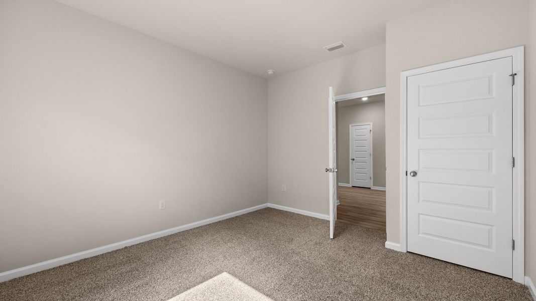 Spacious, unfurnished interior of a new home in Hodges Bayou Plantation, Panama City (Image 35).
