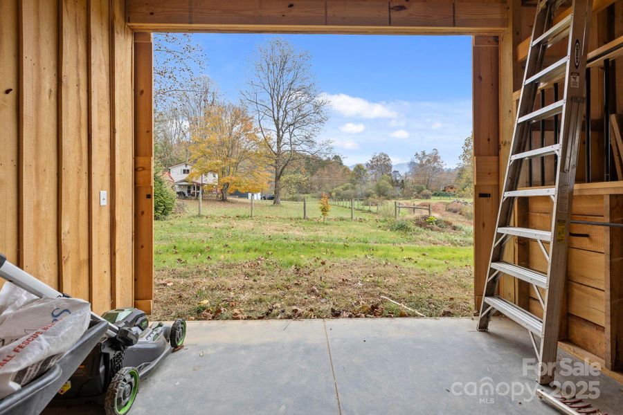 Drive Through Barn Makes Loading Hay Easy