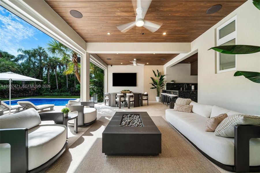 Exterior details and patio area of a home in , Pinecrest (Image 24).