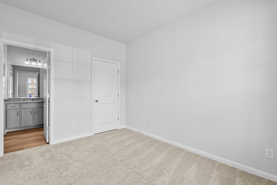 Spacious, unfurnished interior of a new home in Hanes Lake, Winston-Salem (Image 22). Spacious, unfurnished interior of a new home in Hanes Lake, Winston-Salem (Image 22).