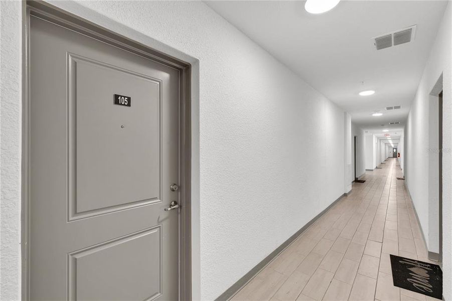 Spacious, unfurnished interior of a new home in , Orlando (Image 19).