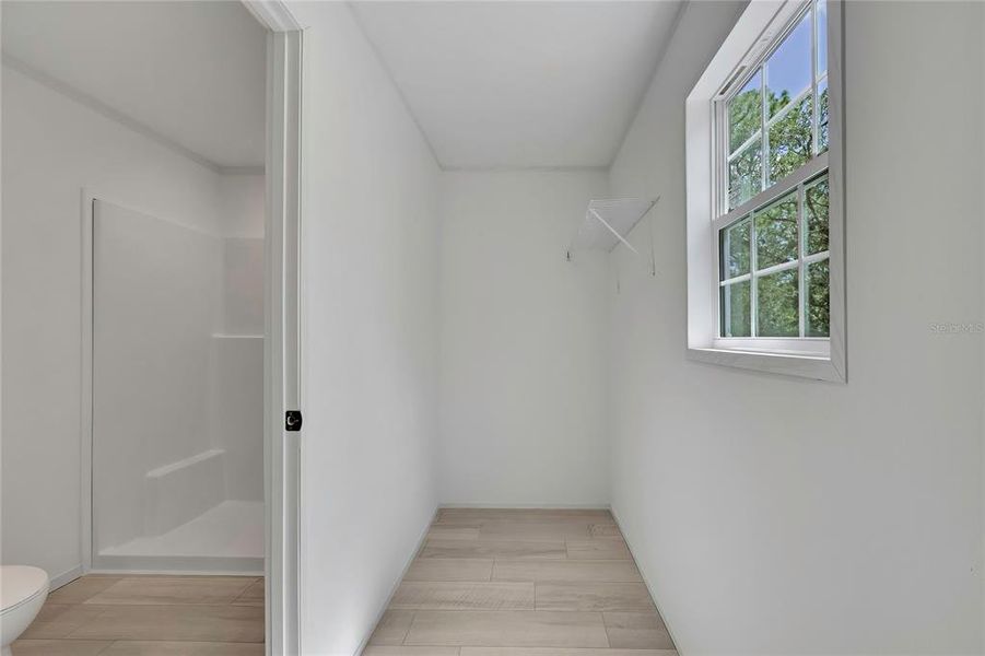 Spacious, unfurnished interior of a new home in , Homosassa (Image 27).