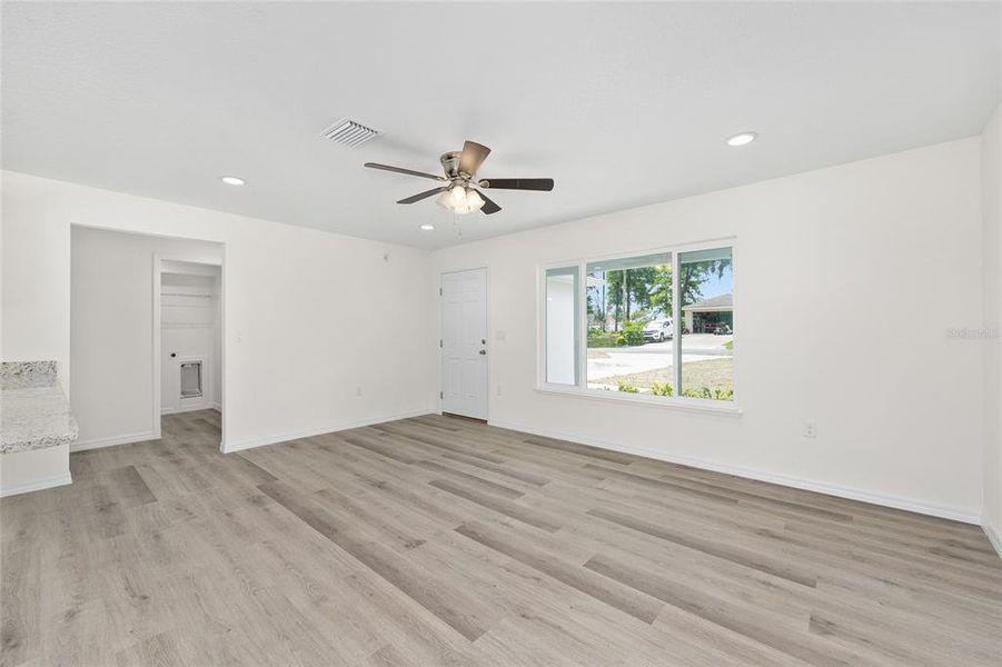 Spacious, unfurnished interior of a new home in , Silver Springs (Image 29).