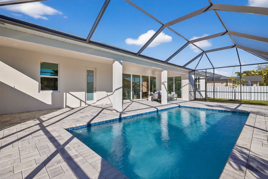 Representative exterior details of a home built from the The Paradise Cove III by Sunlife Homes LLC in Cape Coral, Cape Coral (Image 27).