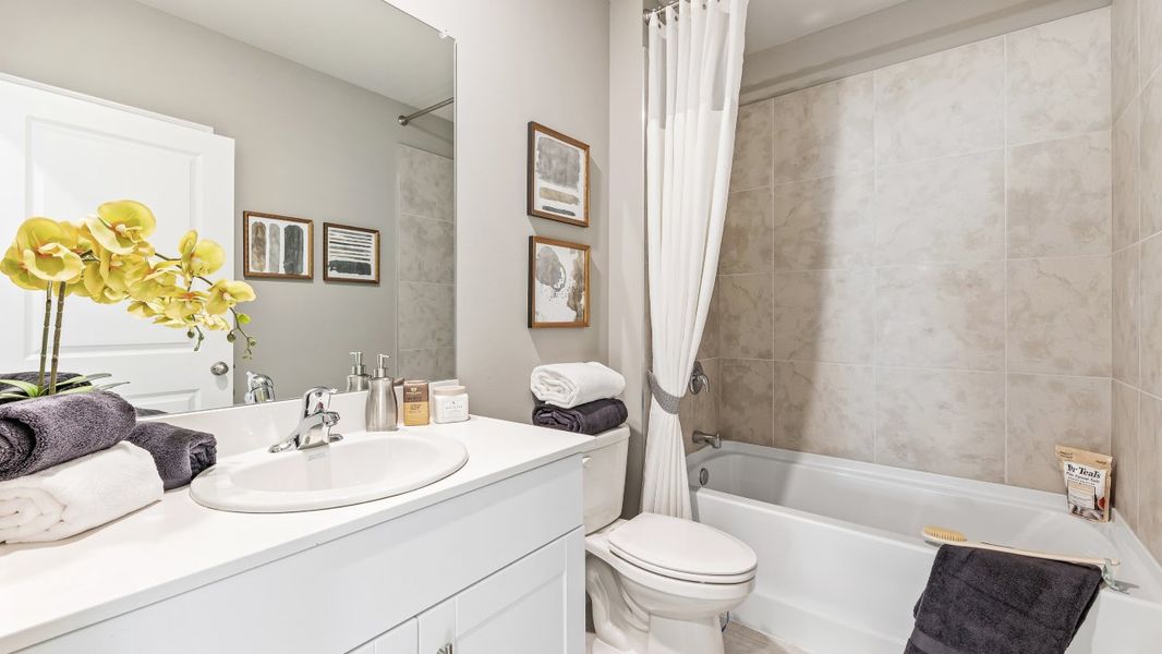Representative furnished interior of a home built from the Lakeside by D.R. Horton in Coral Lakes - Tradition & Express, Punta Gorda (Image 14).
